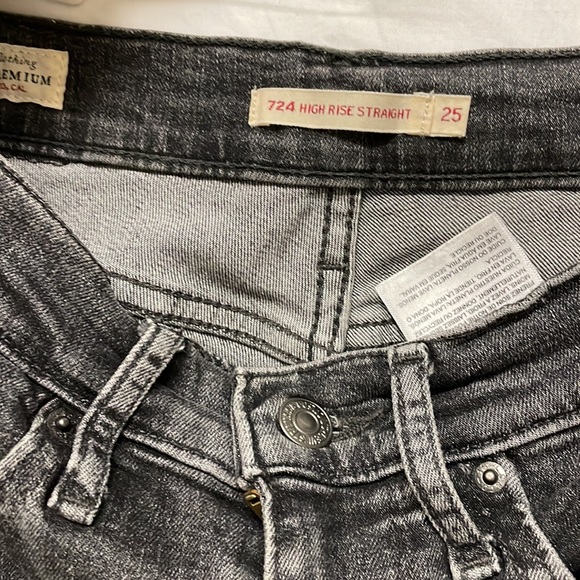 Washed black Levi’s 724 petite high rise straight jeans size 25 - Picture 7 of 7